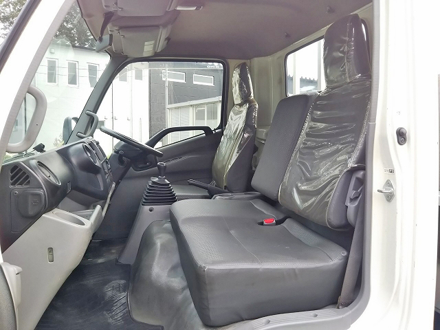 日野デュトロ平ボディ小型（2t・3t）[写真32]