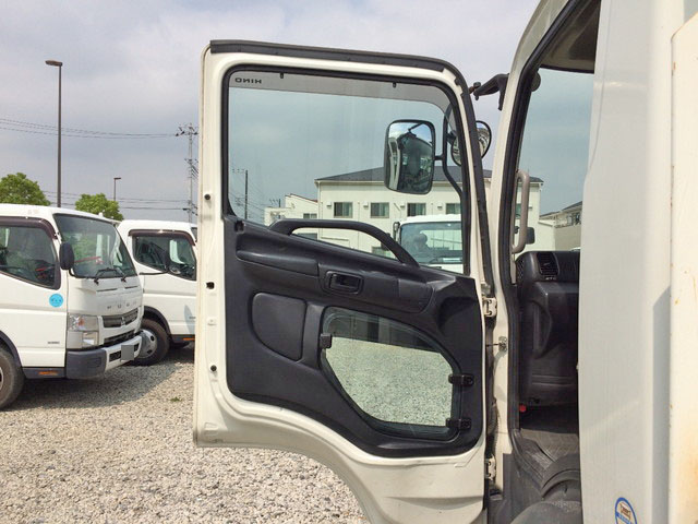 日野レンジャー平ボディ中型（4t）[写真31]