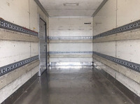 三菱ふそうキャンターアルミバン小型（2t・3t）[写真11]