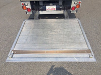 三菱ふそうキャンターアルミバン小型（2t・3t）[写真16]