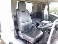 いすゞフォワードアルミウイング中型（4t）[写真28]