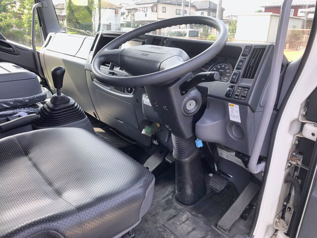 いすゞフォワードアルミウイング中型（4t）[写真29]