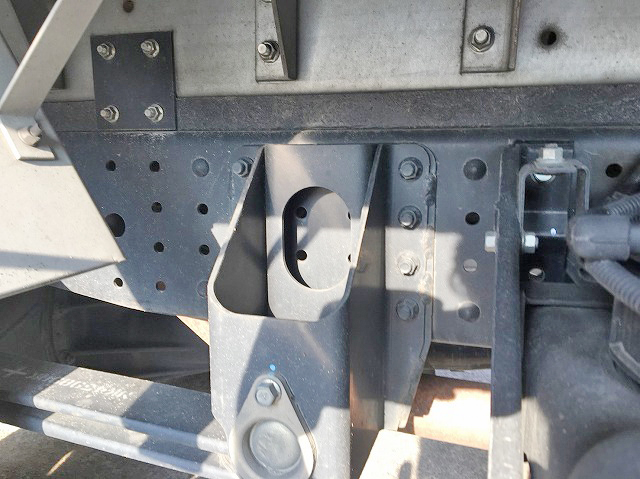 三菱ふそうキャンターアルミバン小型（2t・3t）[写真12]