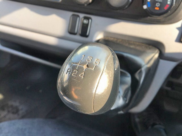 三菱ふそうキャンターアルミバン小型（2t・3t）[写真21]