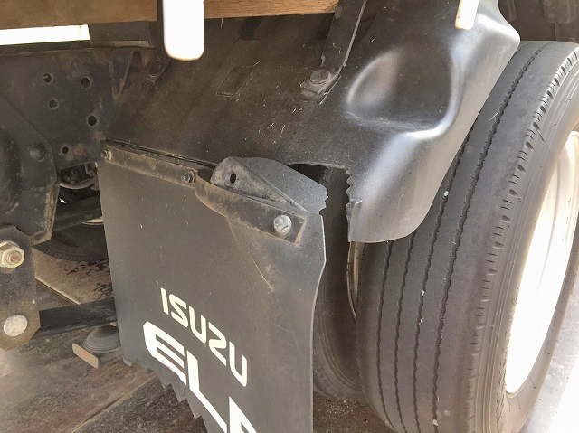 いすゞエルフ平ボディ小型（2t・3t）[写真19]