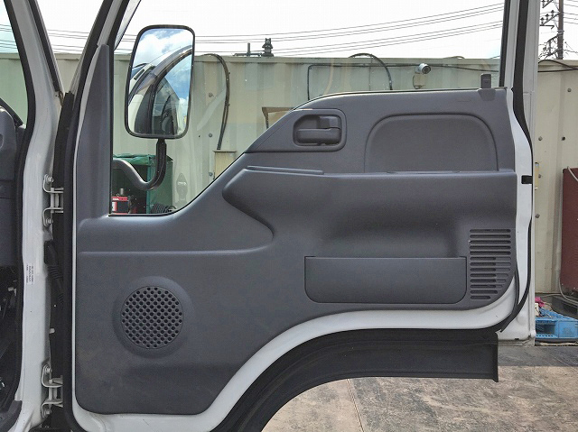 いすゞエルフ平ボディ小型（2t・3t）[写真26]