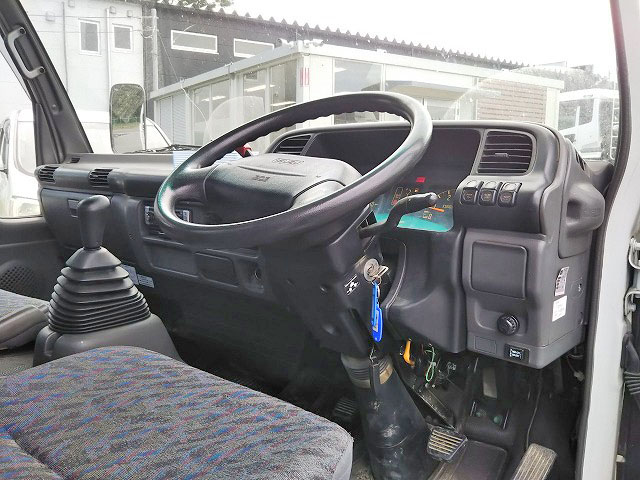 いすゞエルフクレーン6段小型（2t・3t）[写真32]