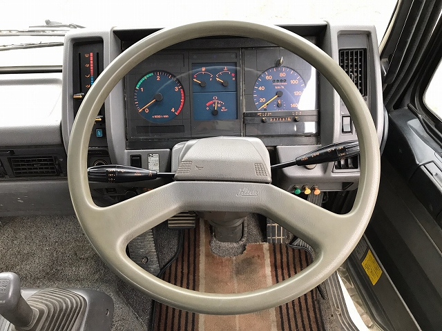 日野レンジャーセルフクレーン3段増トン（6t・8t）[写真36]