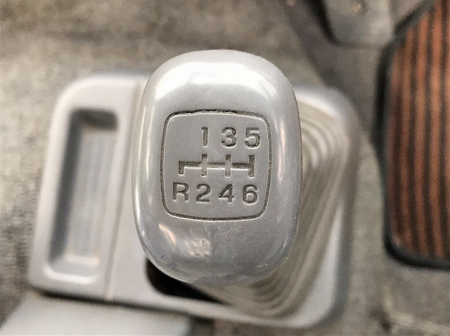 日野レンジャーセルフクレーン3段増トン（6t・8t）[写真39]