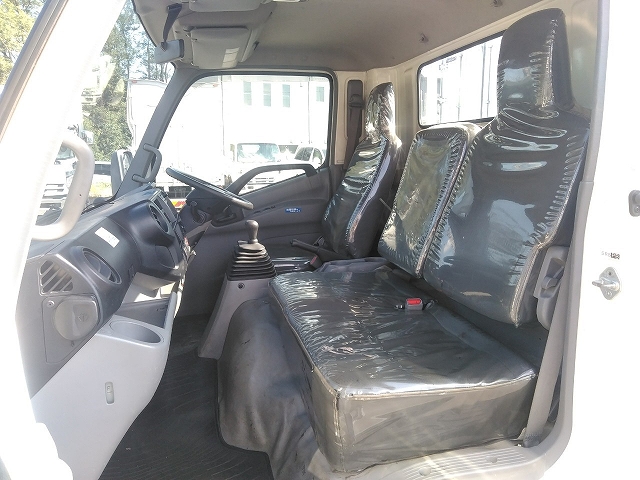 日野デュトロ平ボディ小型（2t・3t）[写真28]