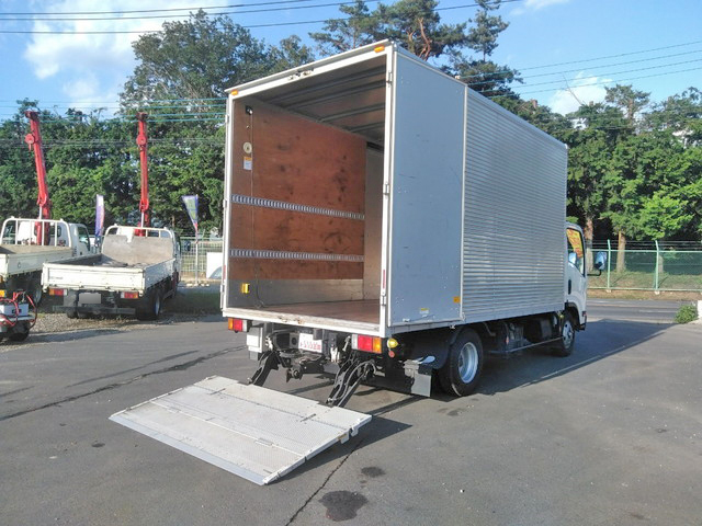 いすゞエルフアルミバン小型（2t・3t）[写真02]