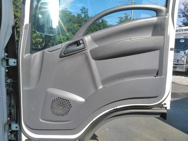 いすゞエルフアルミバン小型（2t・3t）[写真28]