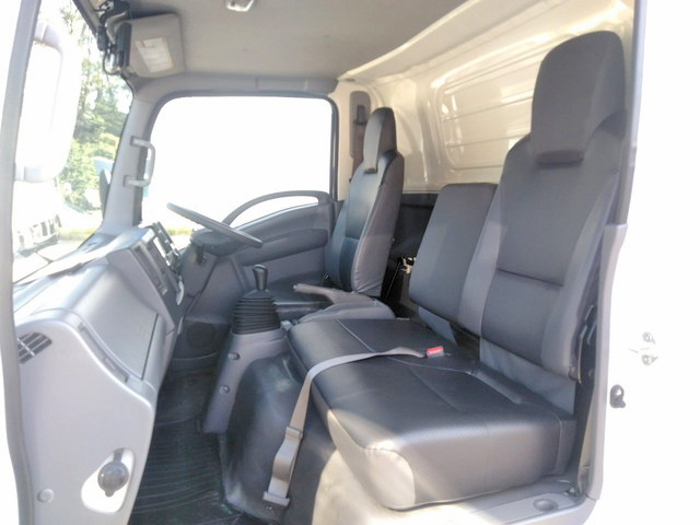 いすゞエルフアルミバン小型（2t・3t）[写真31]