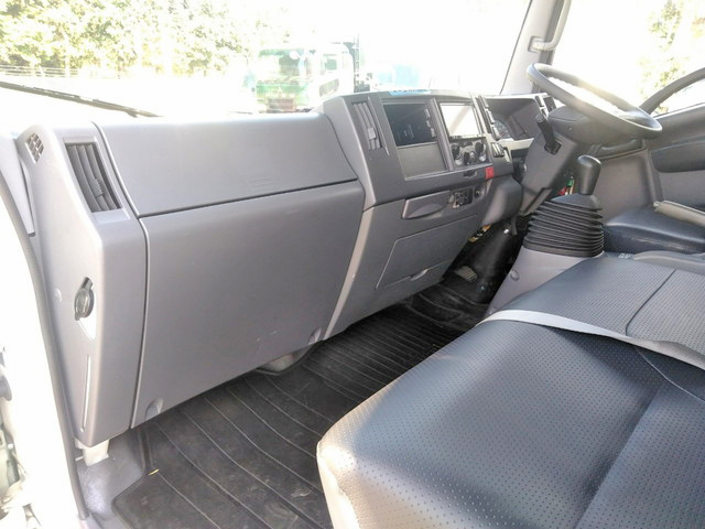 いすゞエルフアルミバン小型（2t・3t）[写真32]