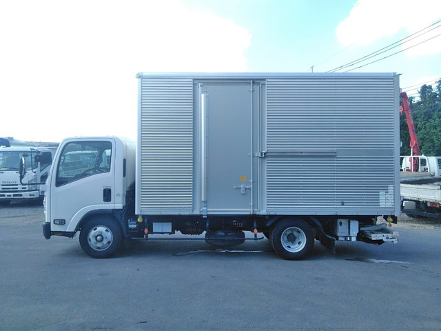 いすゞエルフアルミバン小型（2t・3t）[写真05]