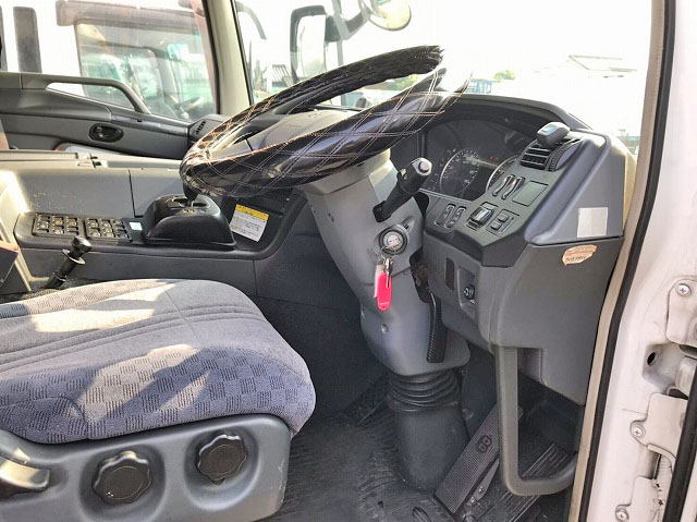 三菱ふそうスーパーグレートパネルウイング大型（10t）[写真30]