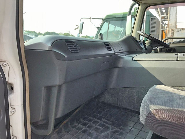 三菱ふそうスーパーグレートパネルウイング大型（10t）[写真32]