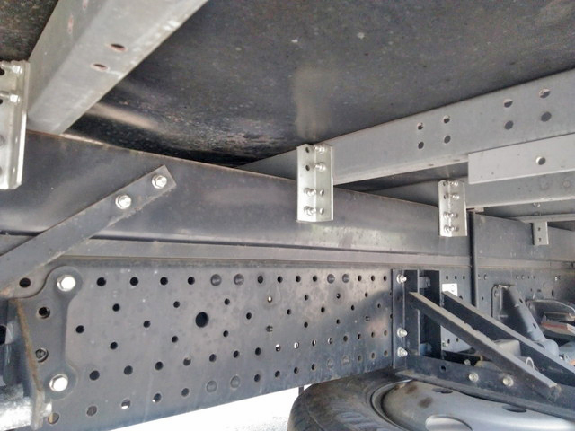 いすゞエルフアルミバン小型（2t・3t）[写真19]