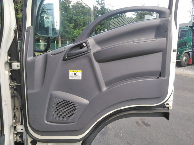 いすゞエルフアルミバン小型（2t・3t）[写真30]