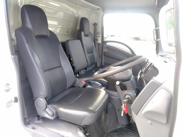 いすゞエルフアルミバン小型（2t・3t）[写真31]