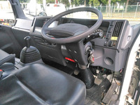 いすゞエルフアルミバン小型（2t・3t）[写真32]