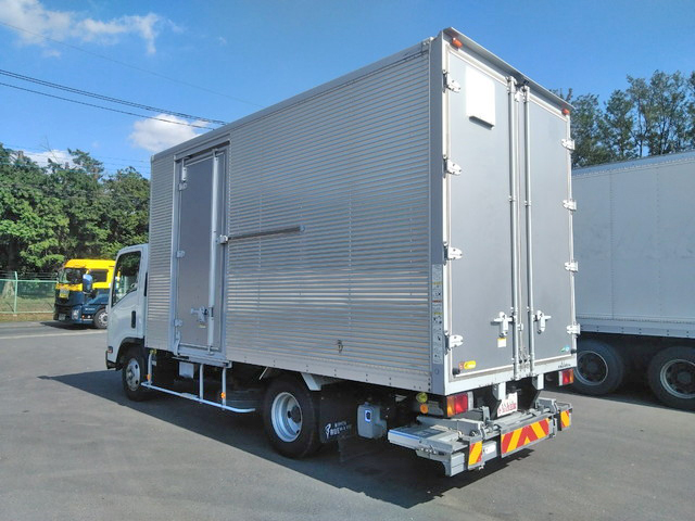 いすゞエルフアルミバン小型（2t・3t）[写真04]