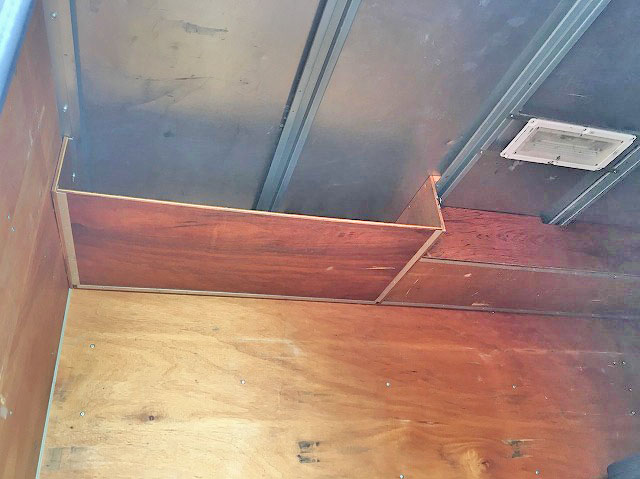 三菱ふそうキャンターアルミバン小型（2t・3t）[写真08]