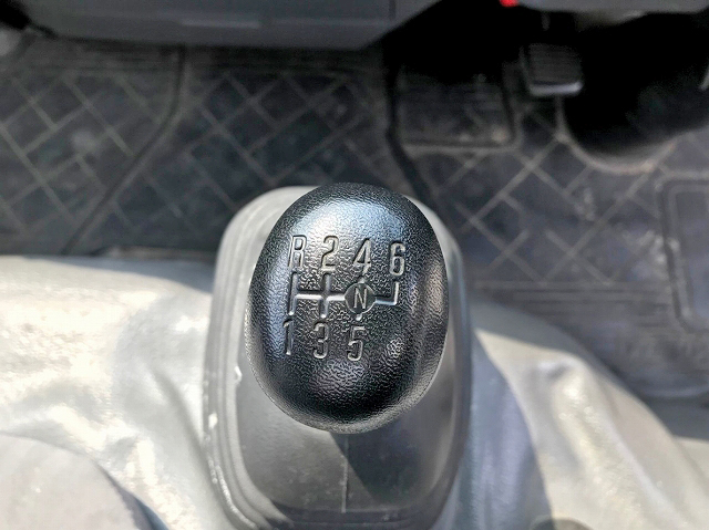 マツダタイタンクレーン付小型（2t・3t）[写真35]