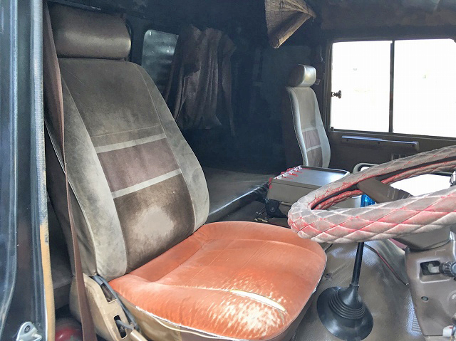 日野ドルフィンセルフローダー大型（10t）[写真31]