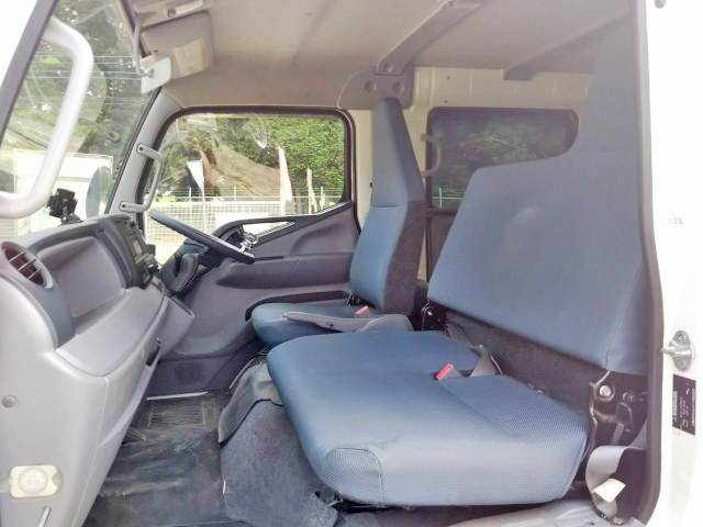 三菱ふそうキャンターダブルキャブ（Wキャブ）小型（2t・3t）[写真33]
