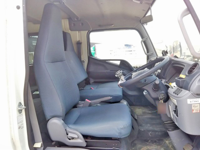 三菱ふそうキャンターダブルキャブ（Wキャブ）小型（2t・3t）[写真34]