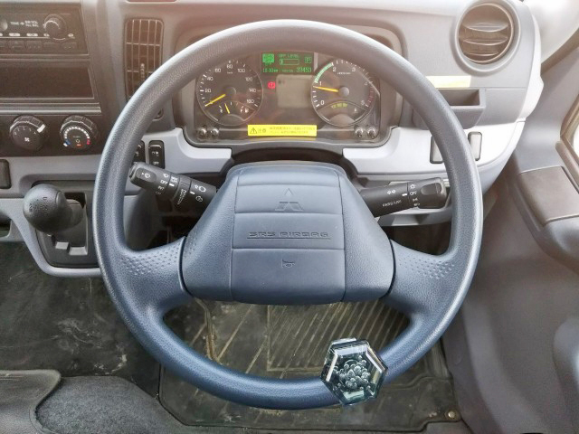 三菱ふそうキャンターダブルキャブ（Wキャブ）小型（2t・3t）[写真38]