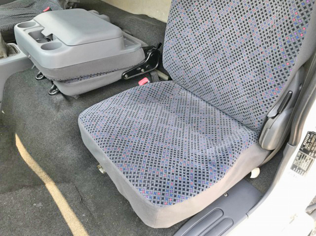 三菱ふそうファイターアルミバン中型（4t）[写真34]