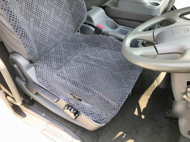 三菱ふそうファイターアルミバン中型（4t）[写真35]