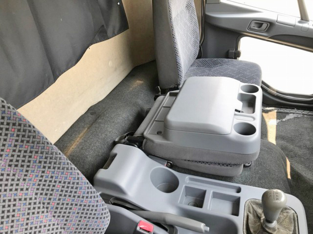 三菱ふそうファイターアルミバン中型（4t）[写真36]