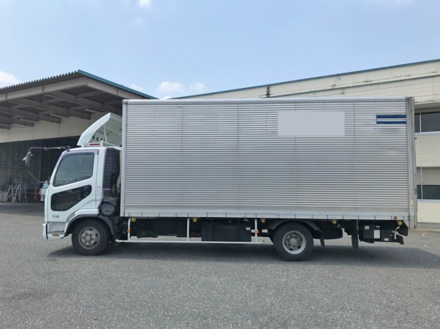 三菱ふそうファイターアルミバン中型（4t）[写真07]