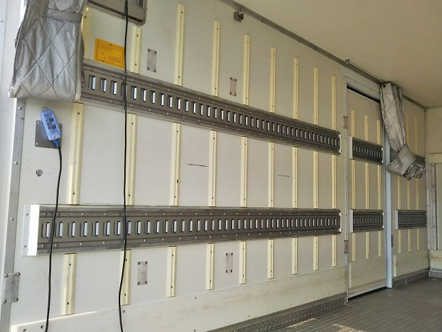 三菱ふそうキャンター冷凍車（冷蔵車）小型（2t・3t）[写真16]