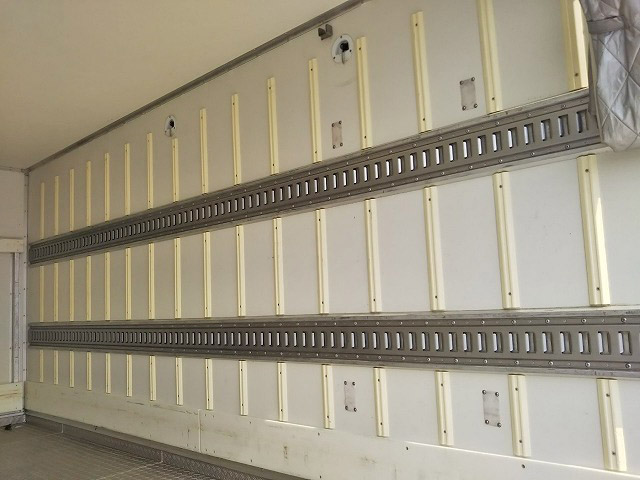 三菱ふそうキャンター冷凍車（冷蔵車）小型（2t・3t）[写真17]