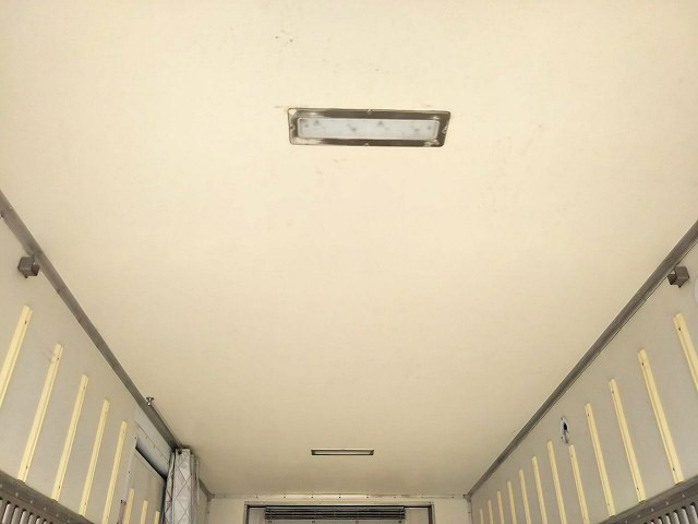 三菱ふそうキャンター冷凍車（冷蔵車）小型（2t・3t）[写真18]