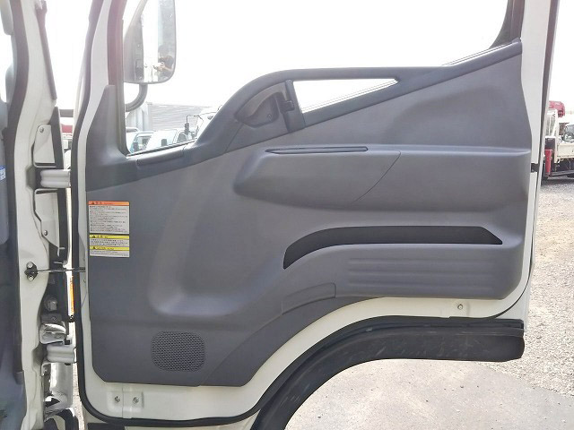 三菱ふそうキャンター冷凍車（冷蔵車）小型（2t・3t）[写真30]