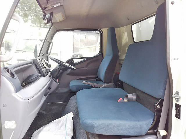 三菱ふそうキャンター冷凍車（冷蔵車）小型（2t・3t）[写真32]