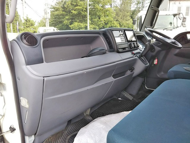 三菱ふそうキャンター冷凍車（冷蔵車）小型（2t・3t）[写真33]