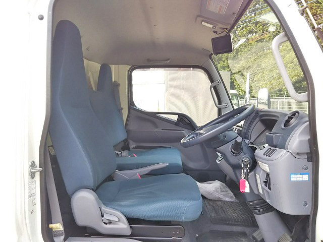 三菱ふそうキャンター冷凍車（冷蔵車）小型（2t・3t）[写真34]