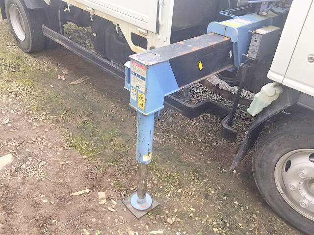 いすゞエルフクレーン4段小型（2t・3t）[写真06]