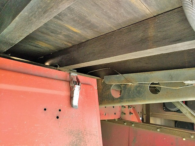 いすゞフォワード平ボディ中型（4t）[写真12]