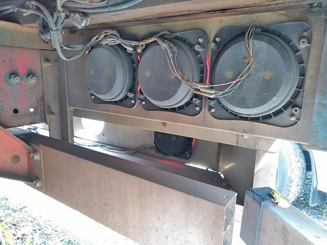 いすゞフォワード平ボディ中型（4t）[写真13]