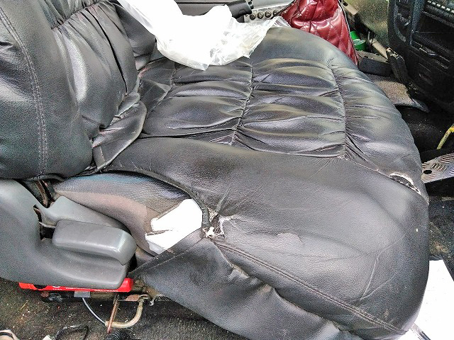 いすゞフォワード平ボディ中型（4t）[写真22]