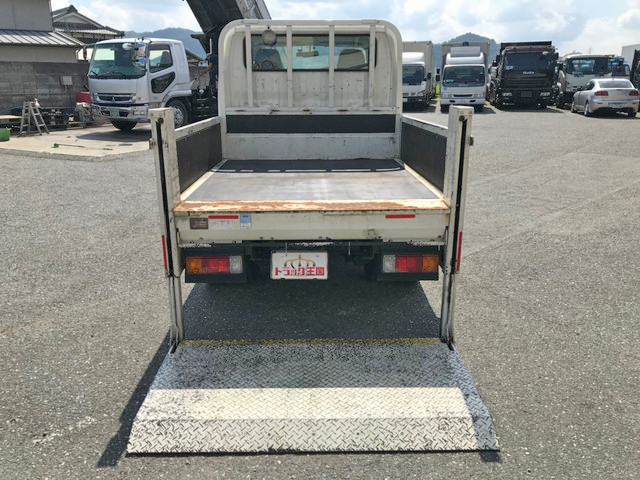 トヨタトヨエースダブルキャブ（Wキャブ）小型（2t・3t）[写真09]