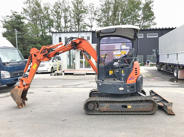 日立ミニユンボ（ミニバックホー）[写真05]