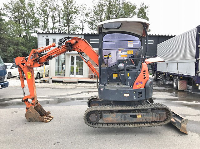 日立ミニユンボ（ミニバックホー）[写真06]